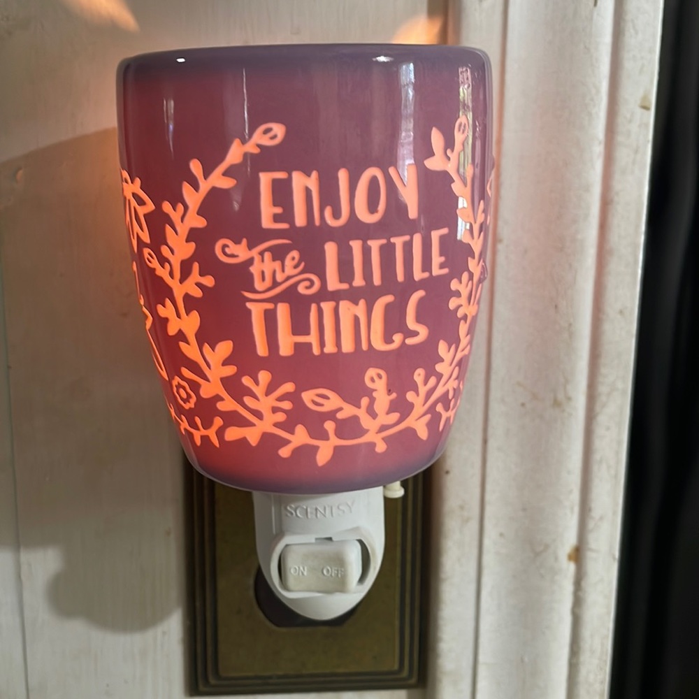 Scentsy Enjoy the Little Things warmer